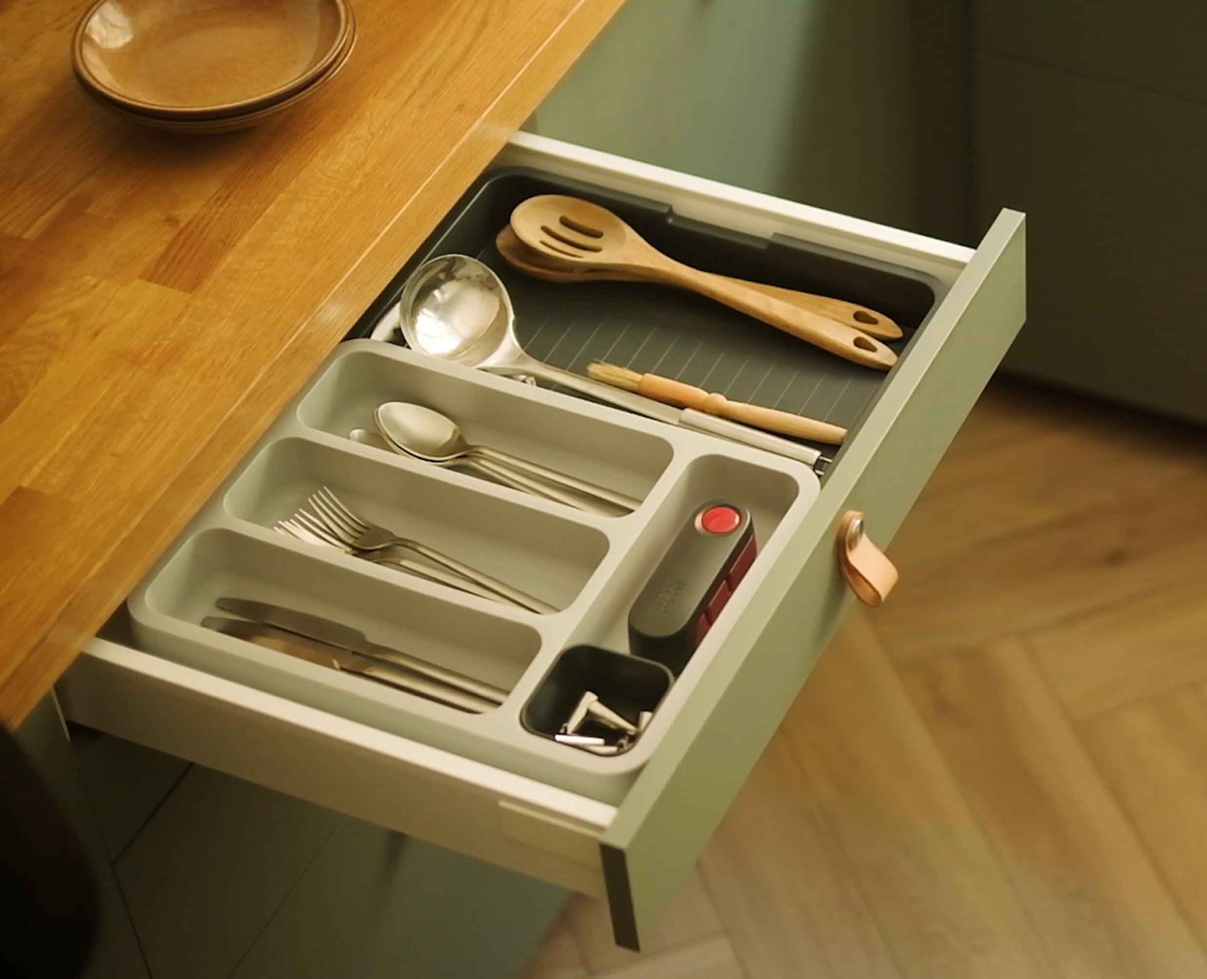 DrawerStore™ Gray Expandable Cutlery Tray - Image 3