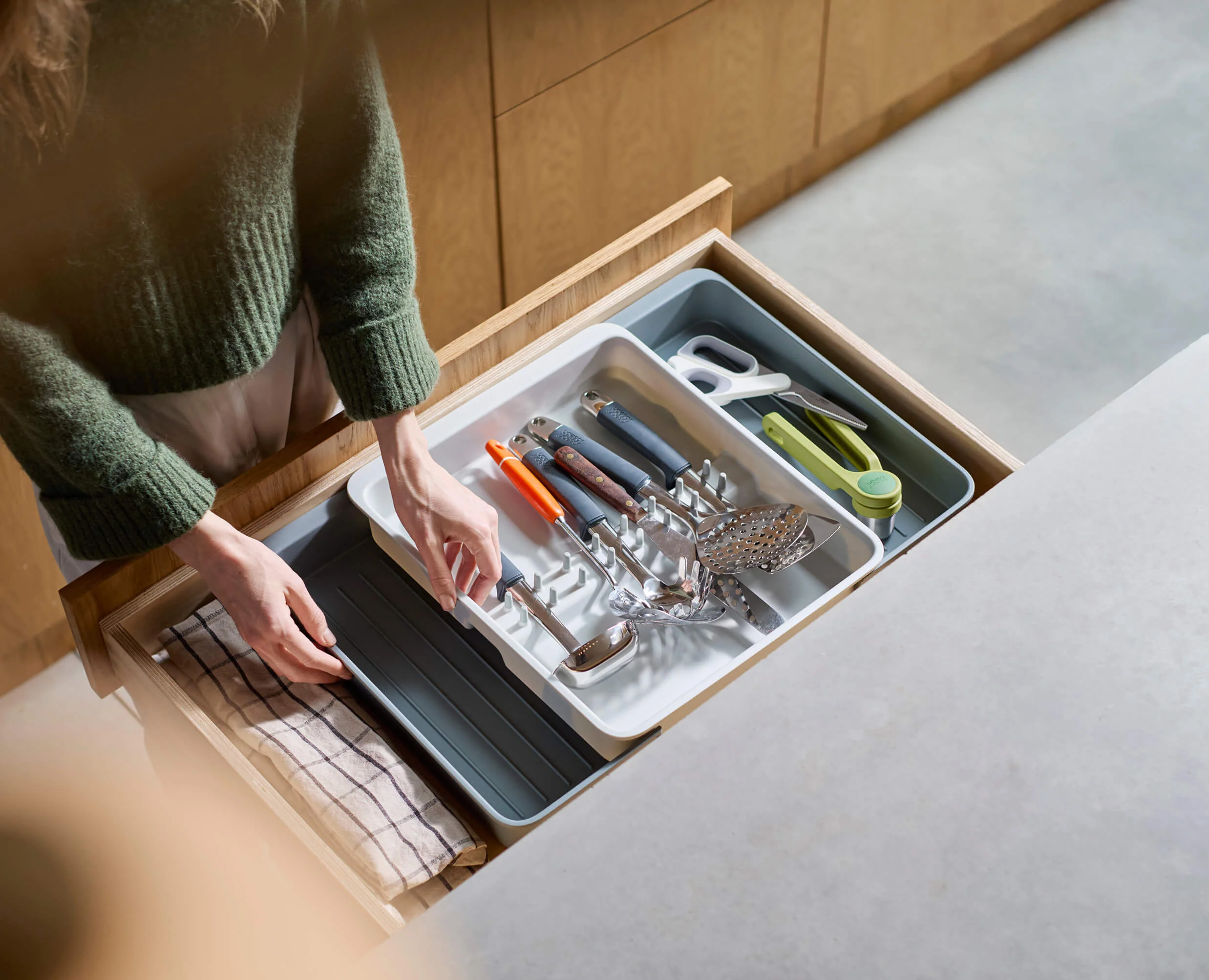 DrawerStore™ Expanding Utensil & Gadget Organizer - Image 3