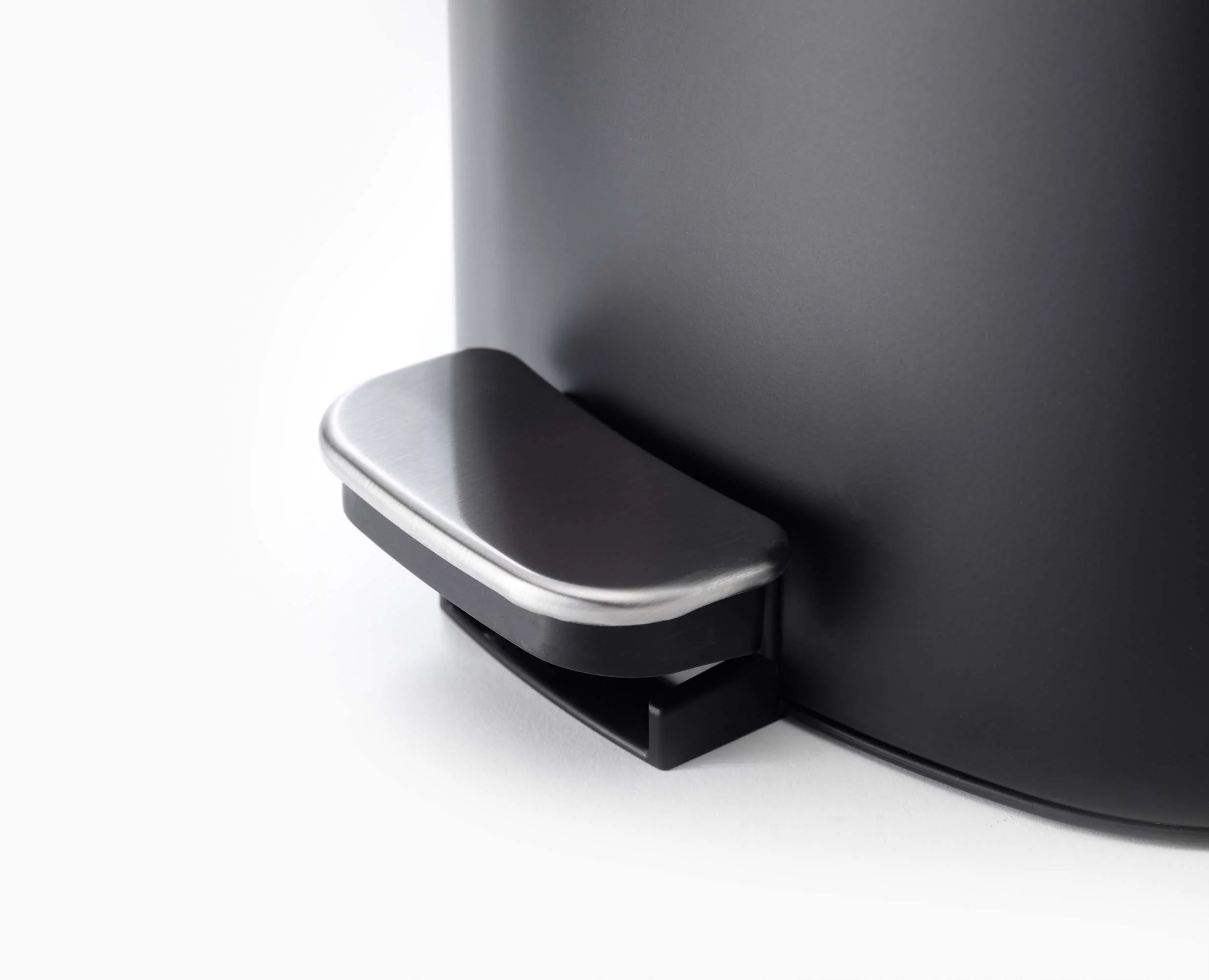 EasyStore™ 5L Matt Black Bathroom Pedal Trash Can - Image 5