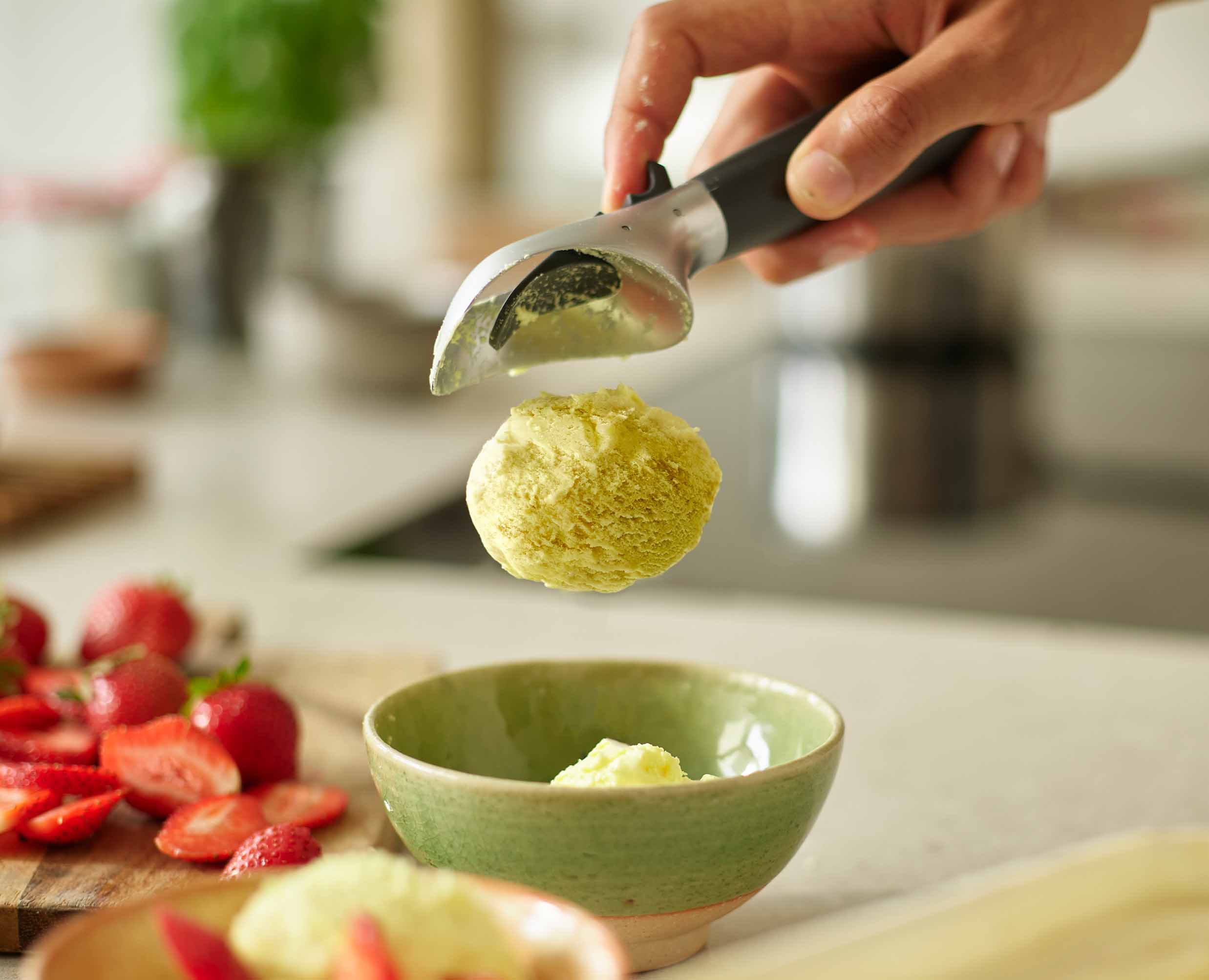 Elevate™ Gray Ice-cream Scoop - Image 3