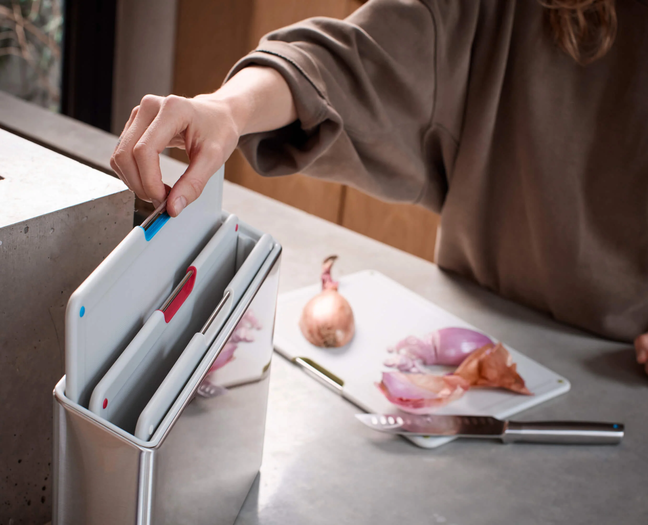Folio™ Steel 4-piece Stone Cutting Board Set With Stainless-Steel Case - Image 4