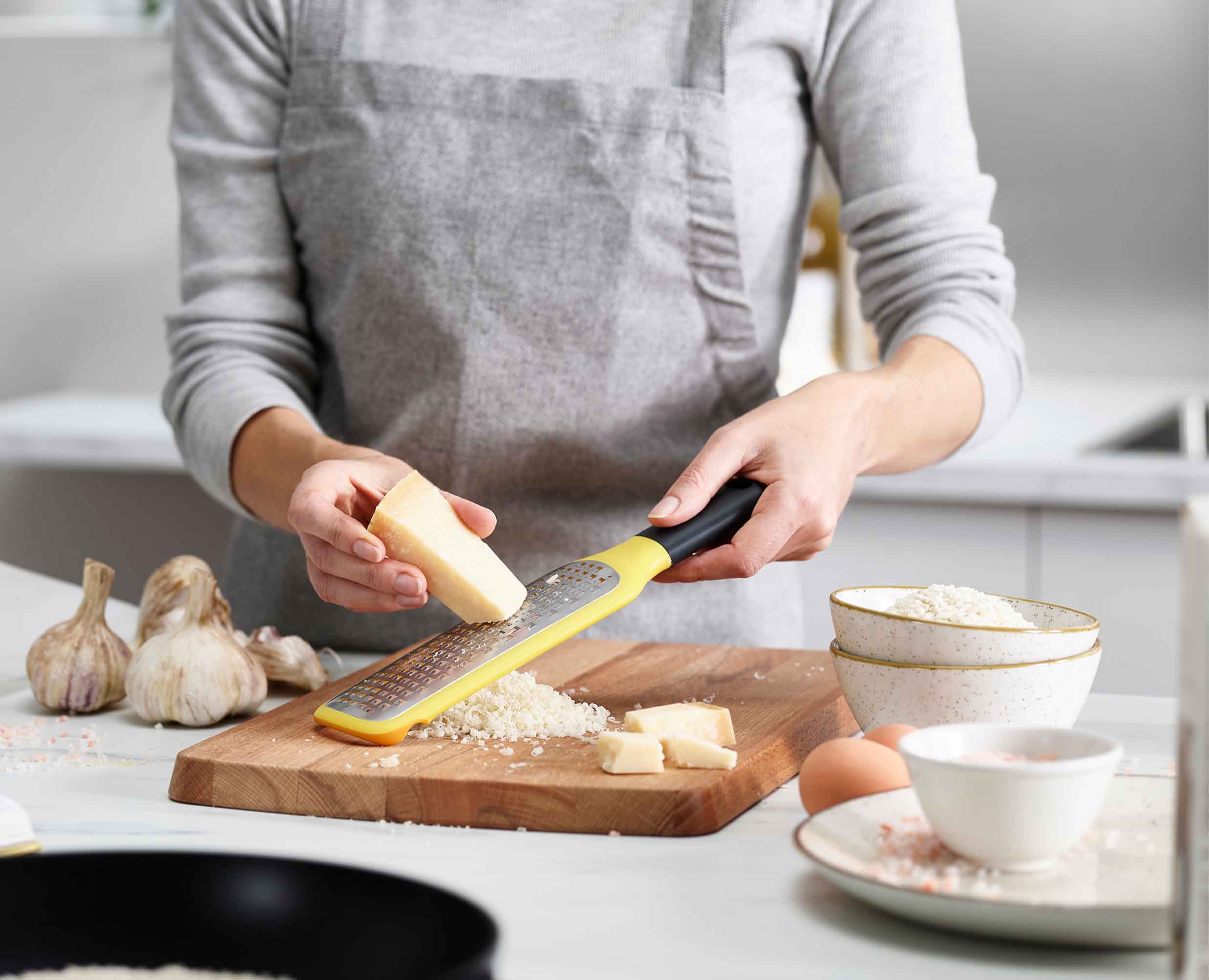 GripGrater™ Yellow Coarse Paddle Grater - Image 3