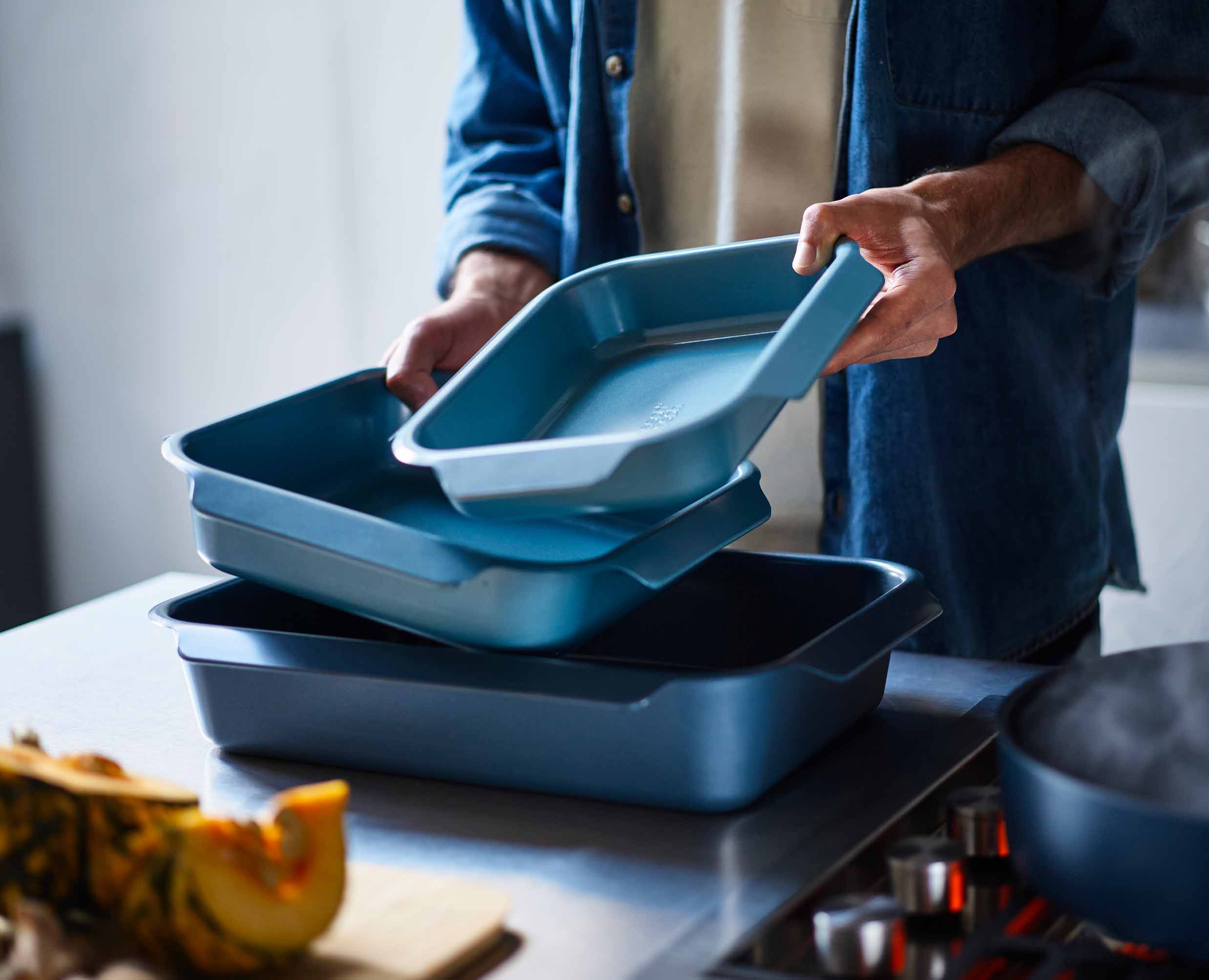Nest™ Oven Non-stick Small Blue Roasting Pan - Image 4