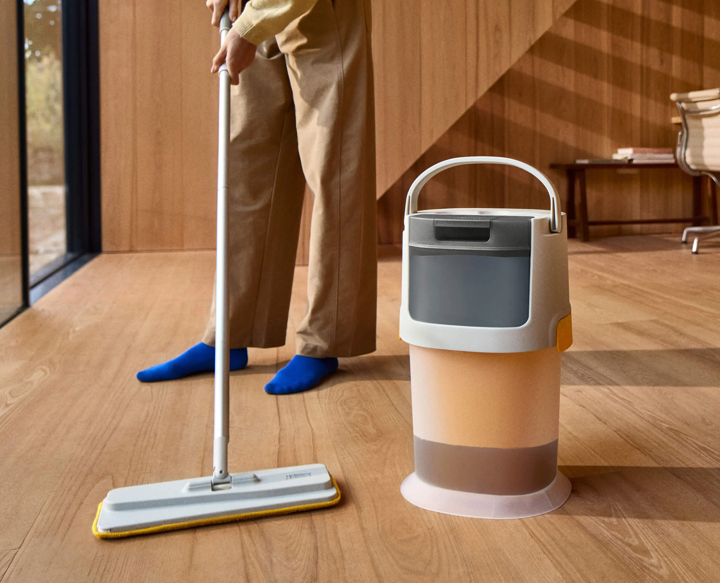 UltraClean Microfiber Floor Mop Cleaning System with Replacement Pads - Image 5